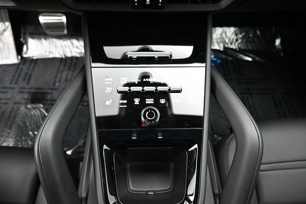 Thumbnail: 2026 Porsche Cayenne - 14