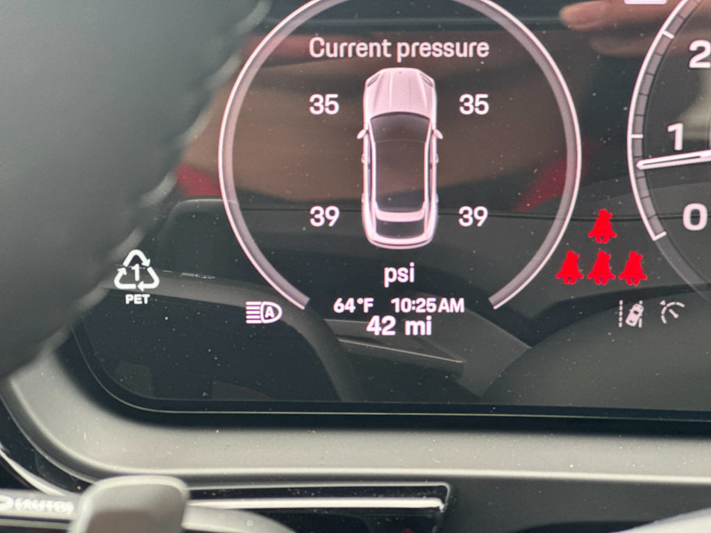 Thumbnail: 2026 Porsche Cayenne - 30