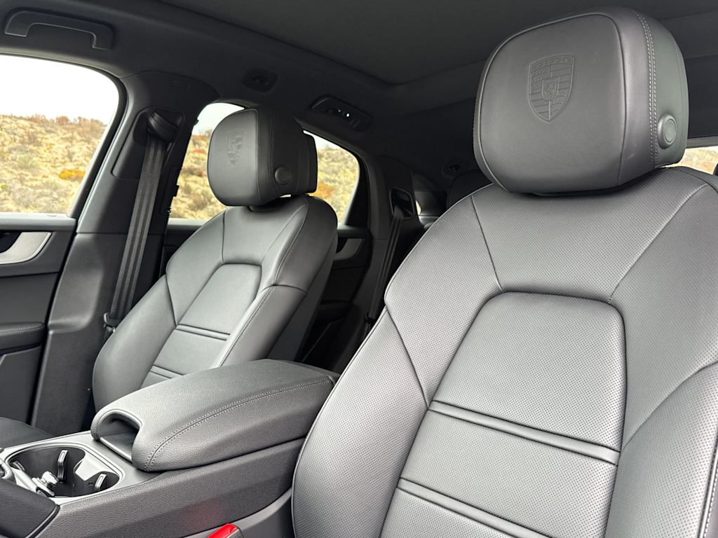 Thumbnail: 2026 Porsche Cayenne - 10