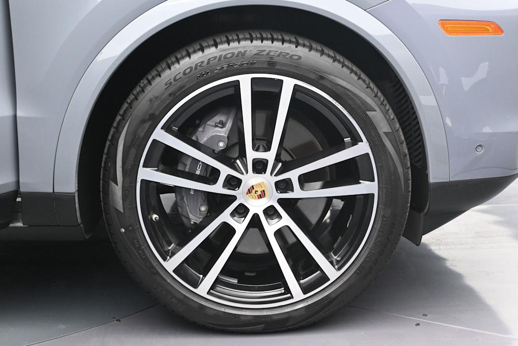 Thumbnail: 2024 Porsche Cayenne - 7