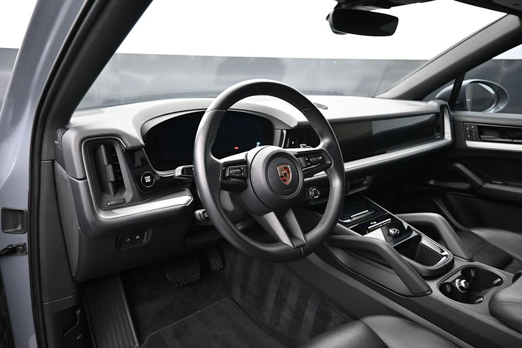 Thumbnail: 2024 Porsche Cayenne - 2