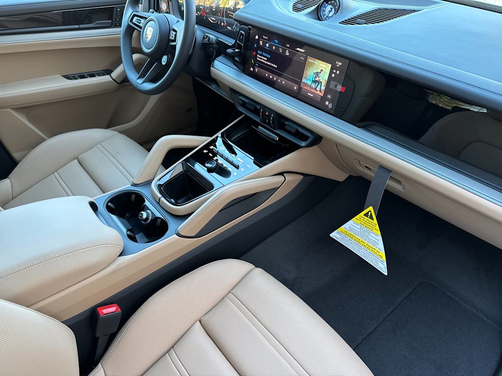 Thumbnail: 2025 Porsche Cayenne - 13