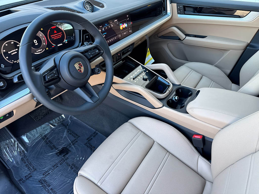 Thumbnail: 2025 Porsche Cayenne - 10