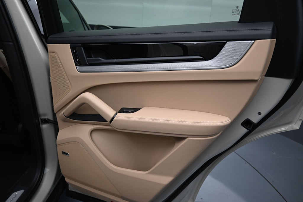 Thumbnail: 2025 Porsche Cayenne - 20