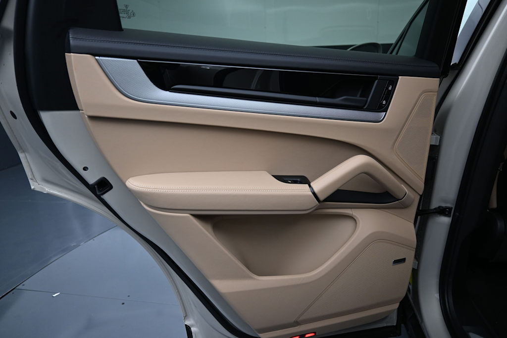 Thumbnail: 2025 Porsche Cayenne - 19