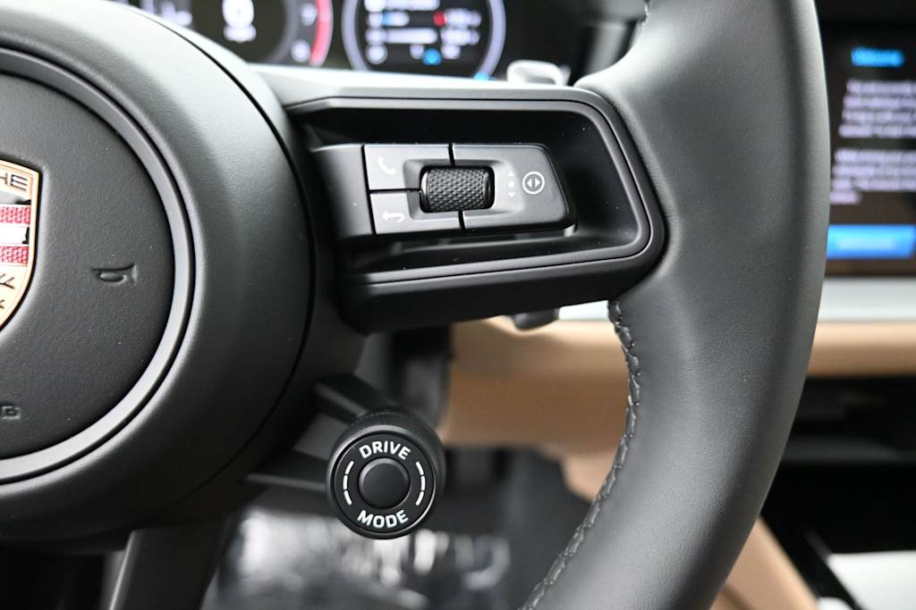 Thumbnail: 2025 Porsche Cayenne - 16