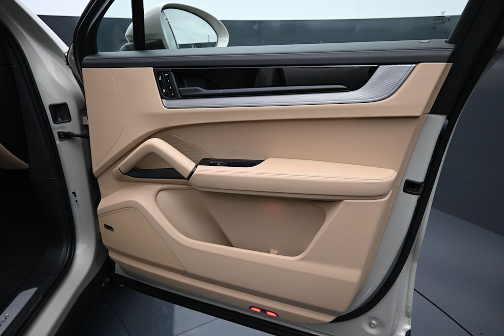 Thumbnail: 2025 Porsche Cayenne - 21