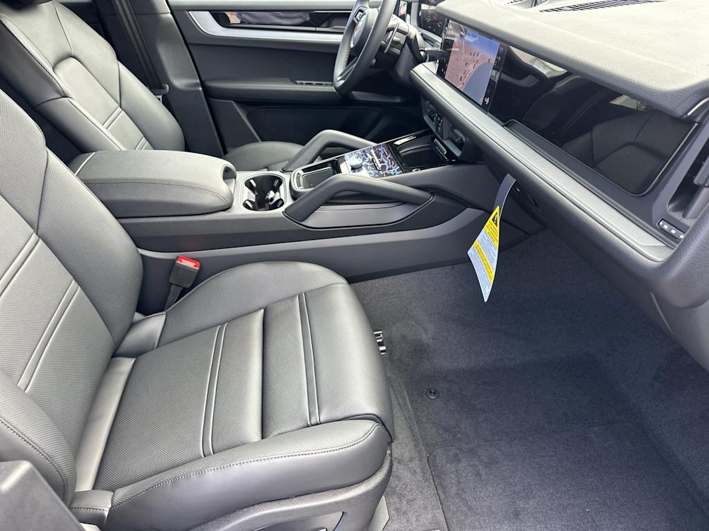 Thumbnail: 2026 Porsche Cayenne - 11