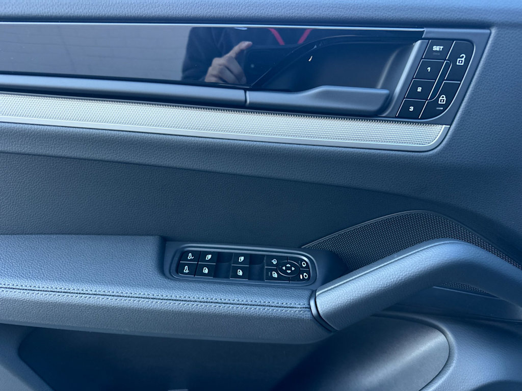 Thumbnail: 2026 Porsche Cayenne - 22