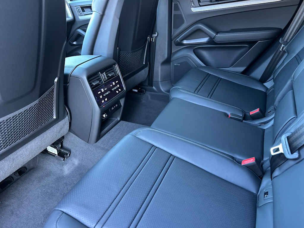 Thumbnail: 2026 Porsche Cayenne - 12