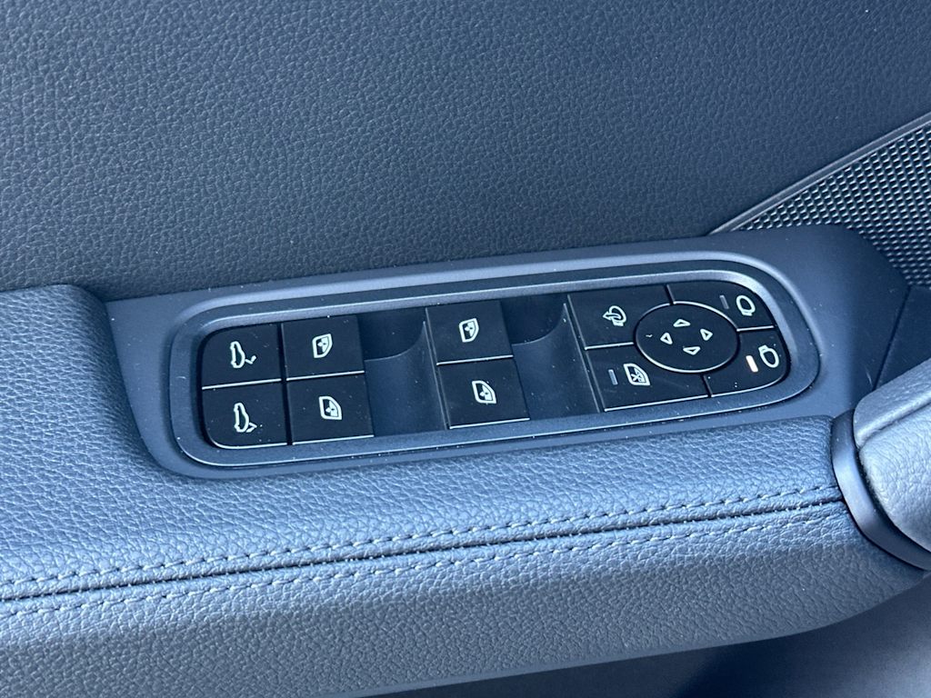 Thumbnail: 2026 Porsche Cayenne - 23