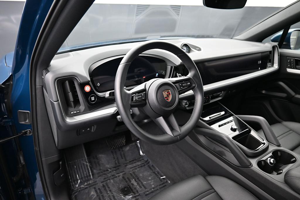 Thumbnail: 2025 Porsche Cayenne - 2