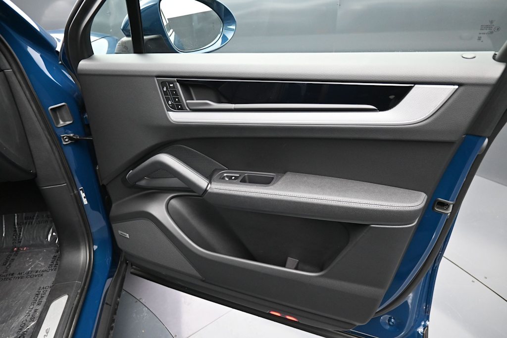 Thumbnail: 2025 Porsche Cayenne - 26