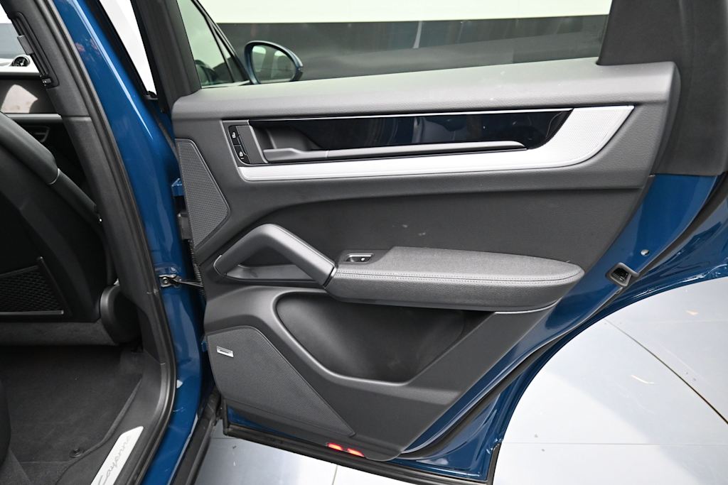 Thumbnail: 2025 Porsche Cayenne - 25