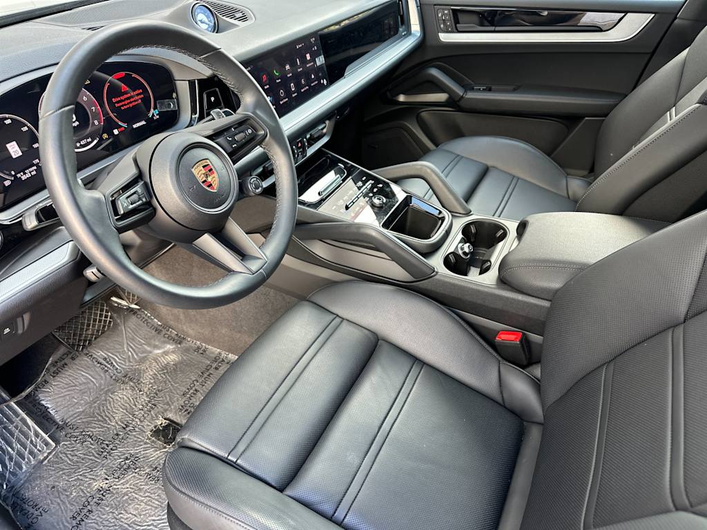 Thumbnail: 2025 Porsche Cayenne - 2