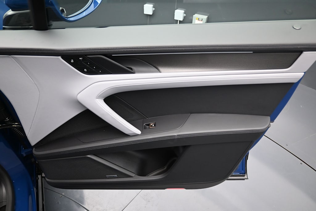 Thumbnail: 2026 Porsche Cayenne - 28
