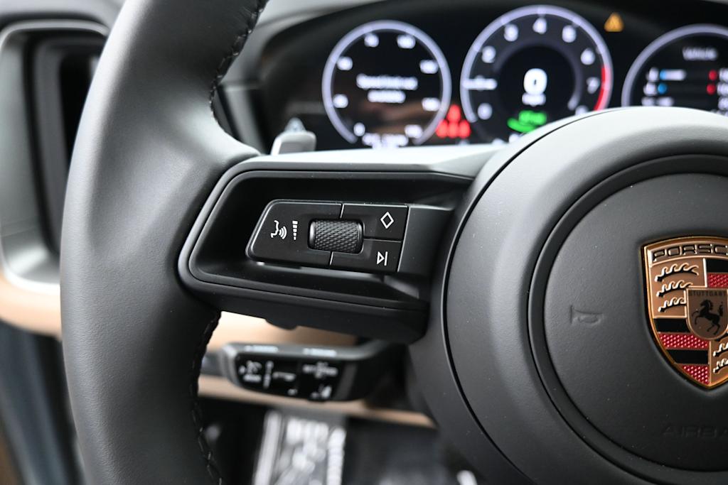 Thumbnail: 2026 Porsche Cayenne - 23
