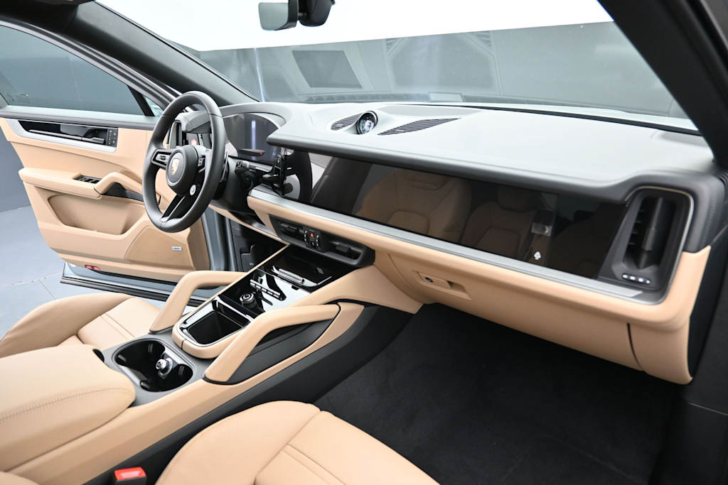 Thumbnail: 2026 Porsche Cayenne - 13