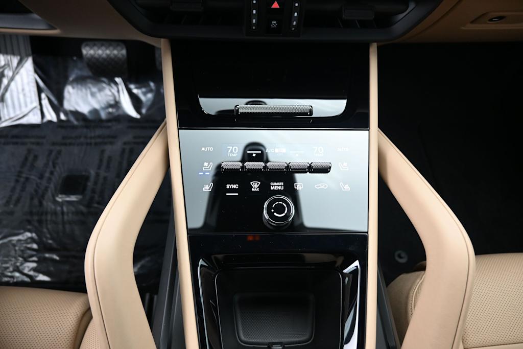 Thumbnail: 2026 Porsche Cayenne - 15