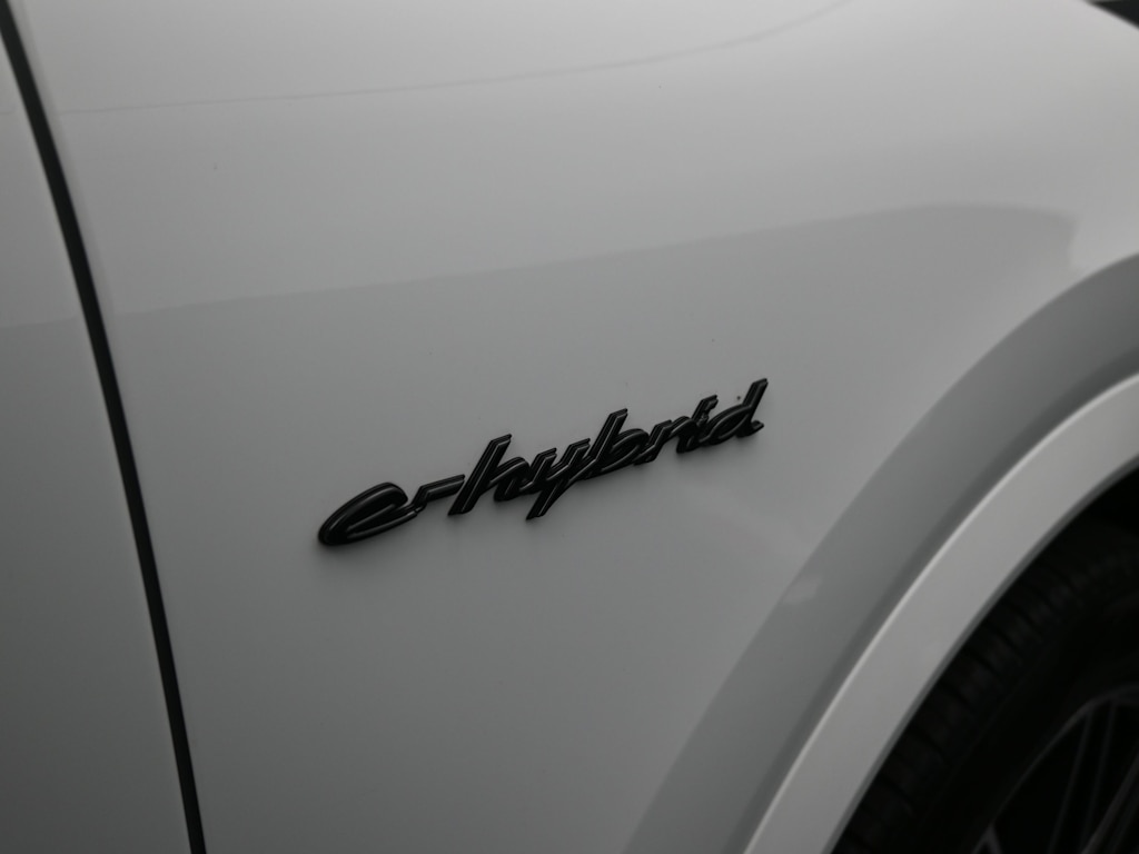 Thumbnail: 2025 Porsche Cayenne - 30