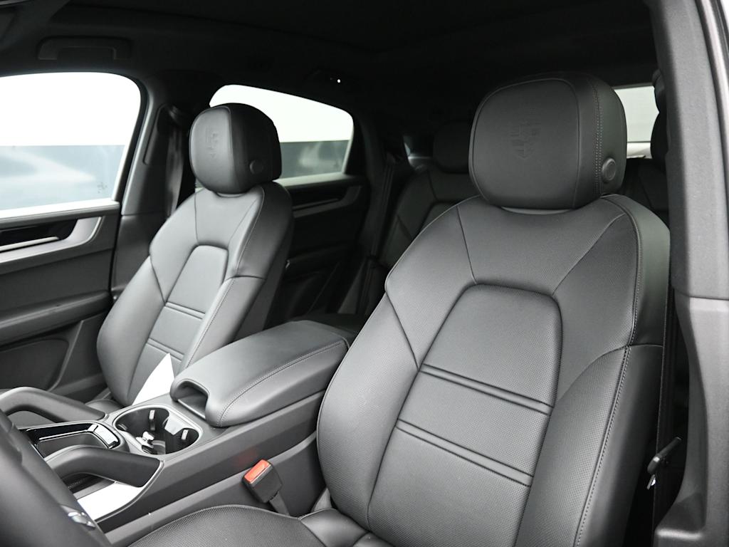 Thumbnail: 2025 Porsche Cayenne - 9