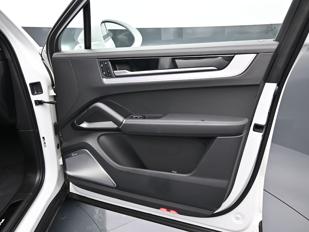 Thumbnail: 2025 Porsche Cayenne - 29