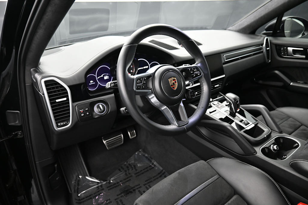 Thumbnail: 2023 Porsche Cayenne - 2