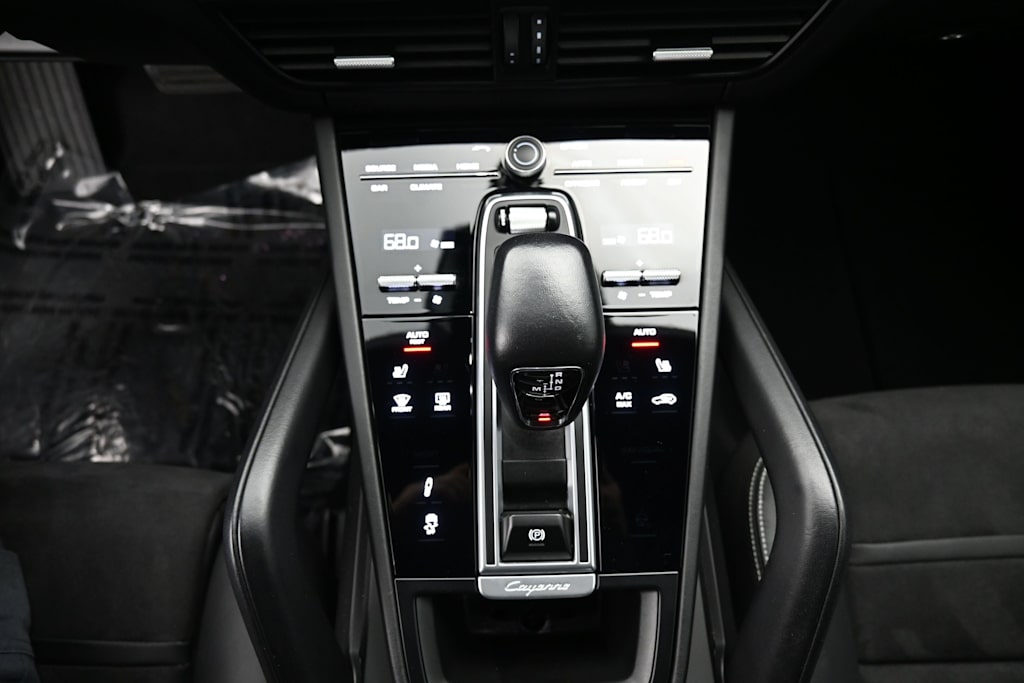 Thumbnail: 2023 Porsche Cayenne - 14