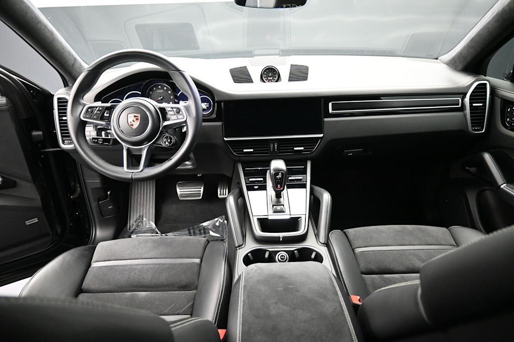 Thumbnail: 2023 Porsche Cayenne - 8
