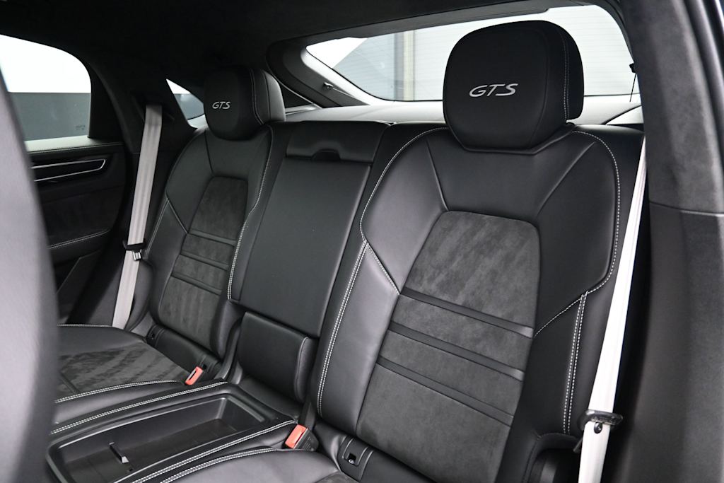 Thumbnail: 2023 Porsche Cayenne - 10
