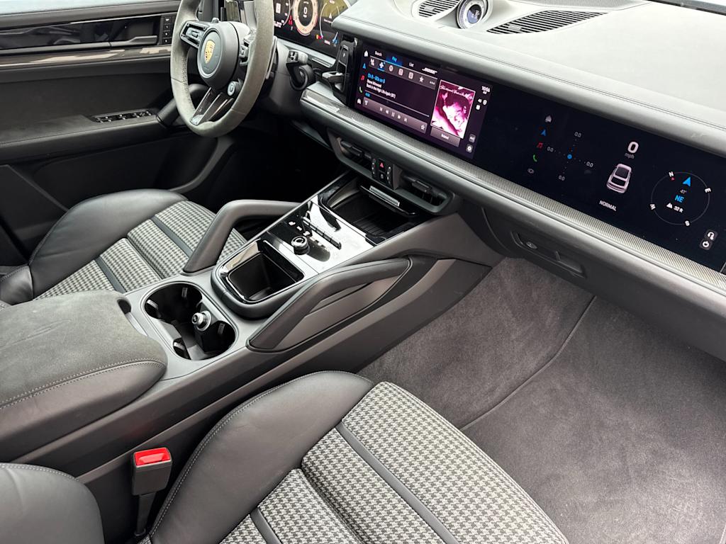 Thumbnail: 2025 Porsche Cayenne - 13