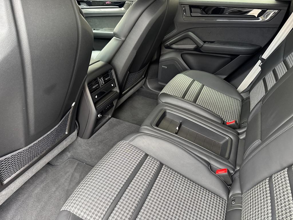 Thumbnail: 2025 Porsche Cayenne - 11