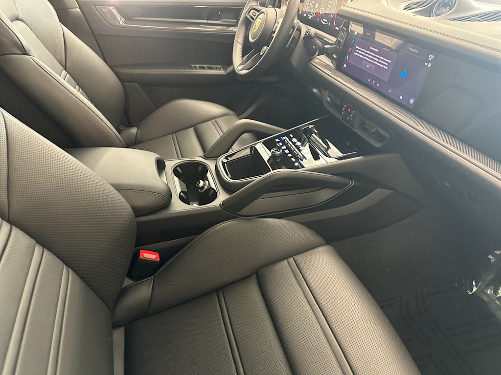 Thumbnail: 2026 Porsche Cayenne - 13