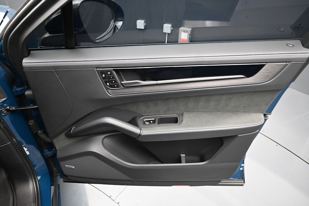 Thumbnail: 2026 Porsche Cayenne - 26