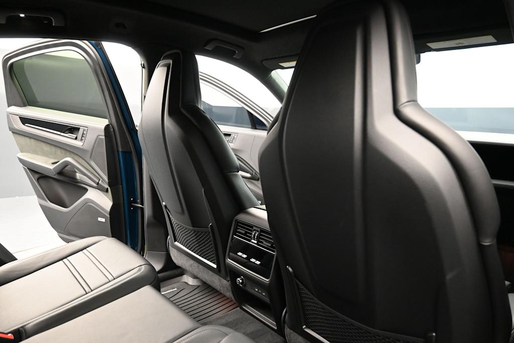 Thumbnail: 2026 Porsche Cayenne - 24