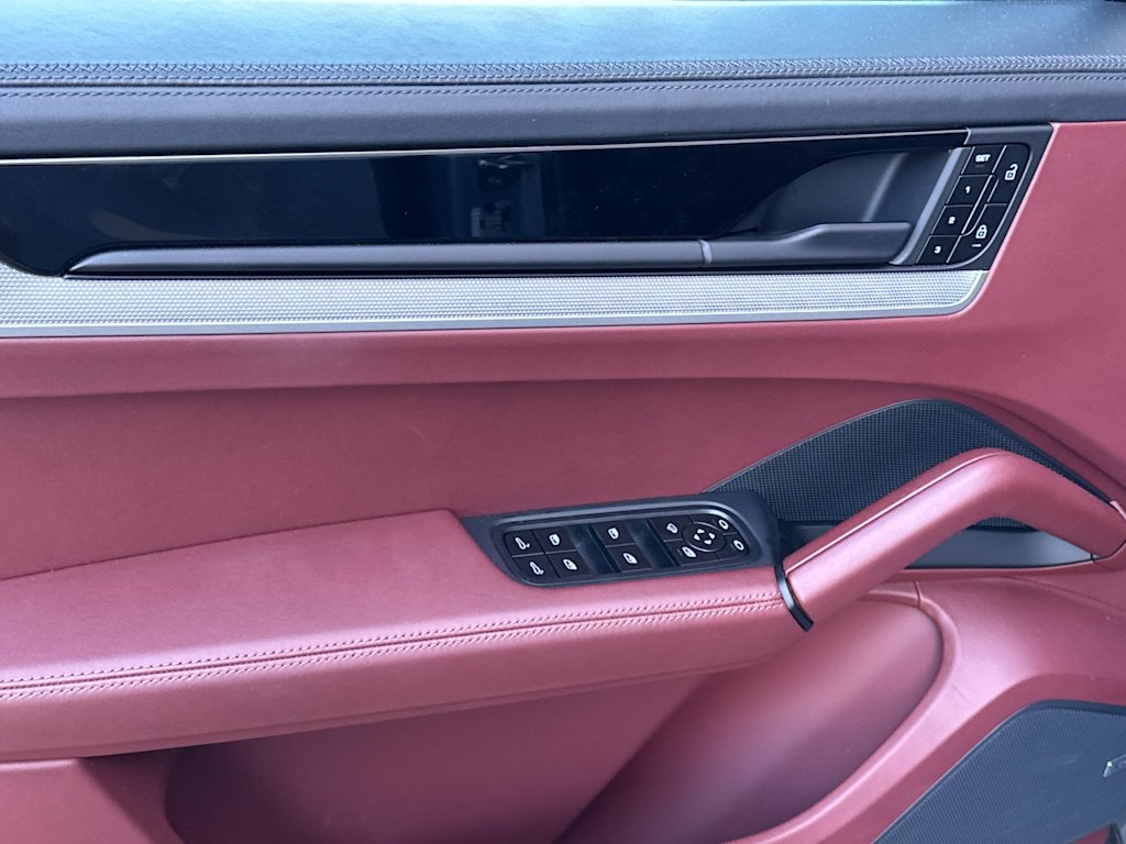 Thumbnail: 2024 Porsche Cayenne - 7