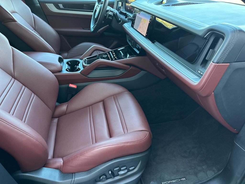 Thumbnail: 2024 Porsche Cayenne - 23