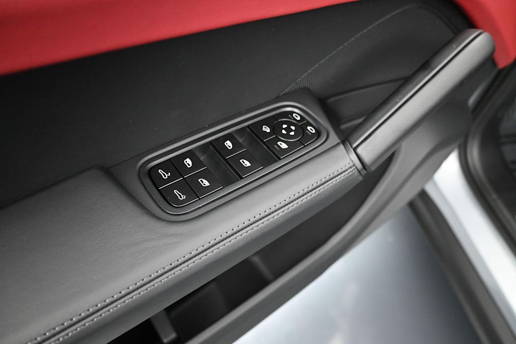 Thumbnail: 2026 Porsche Cayenne - 20