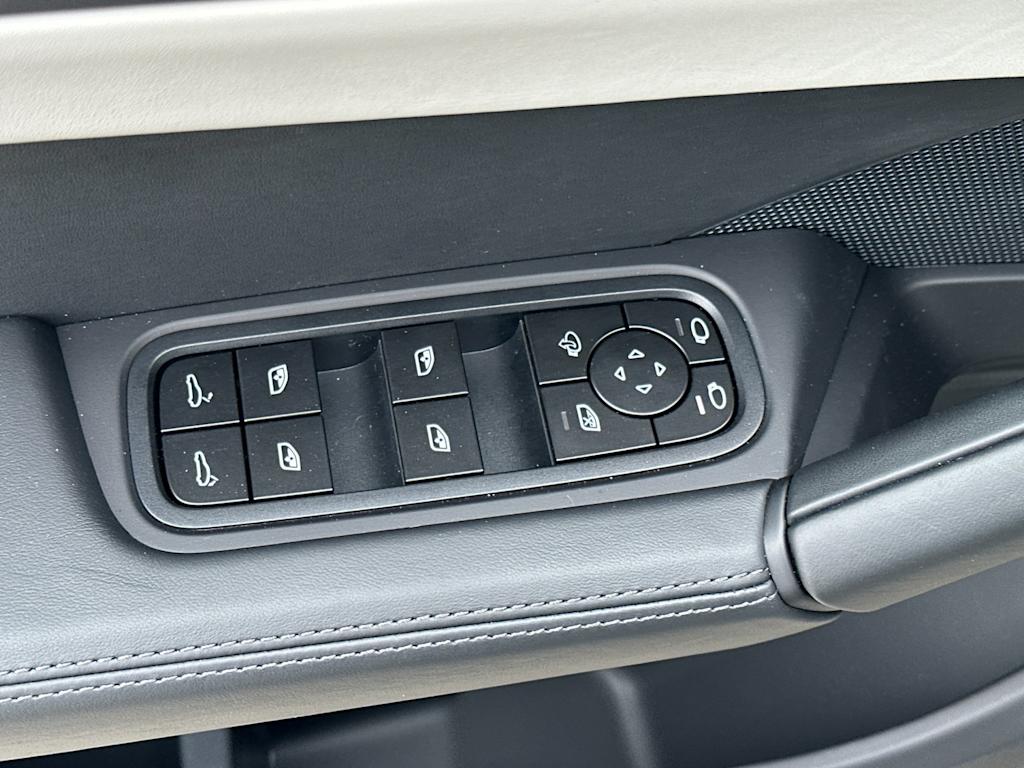 Thumbnail: 2025 Porsche Cayenne - 23