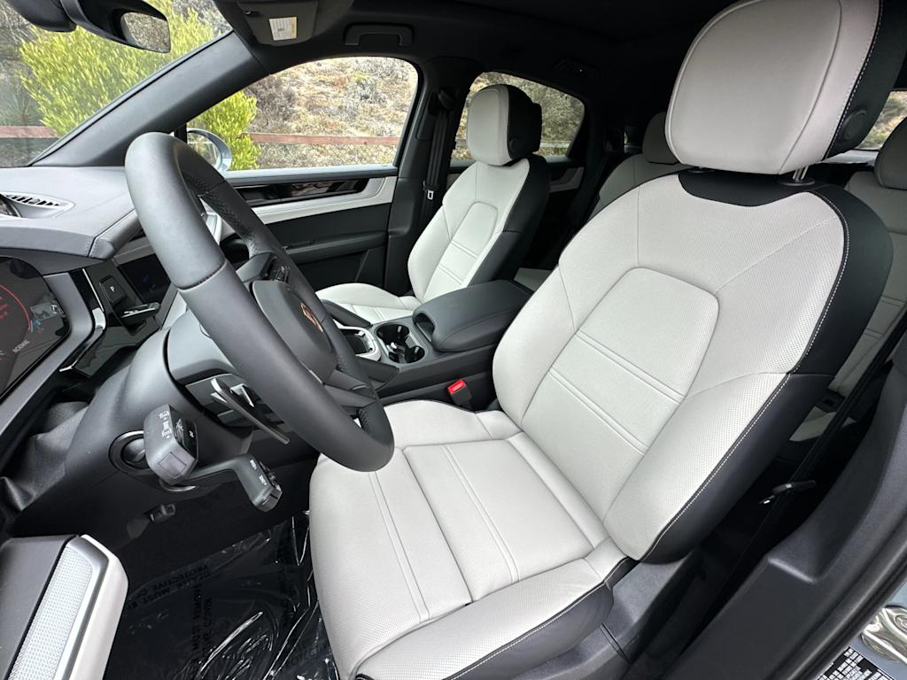 Thumbnail: 2025 Porsche Cayenne - 10