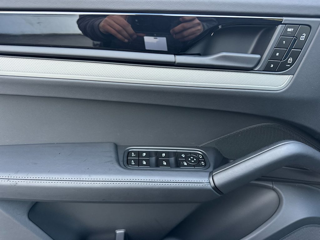 Thumbnail: 2026 Porsche Cayenne - 22