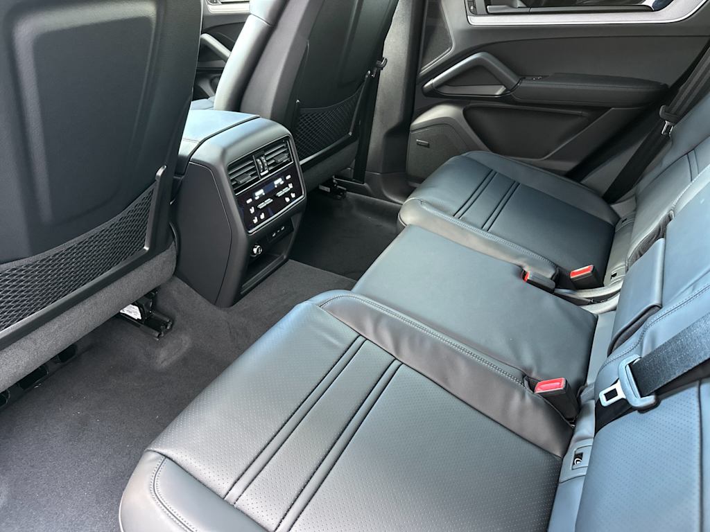 Thumbnail: 2026 Porsche Cayenne - 12