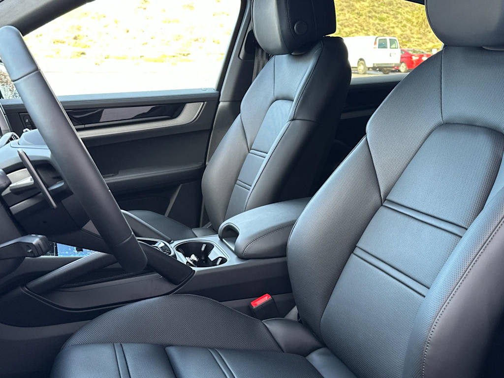 Thumbnail: 2026 Porsche Cayenne - 11