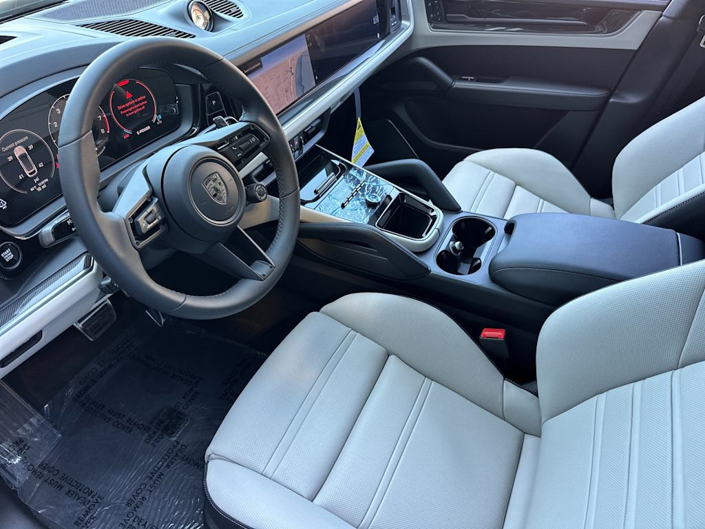 Thumbnail: 2025 Porsche Cayenne - 10