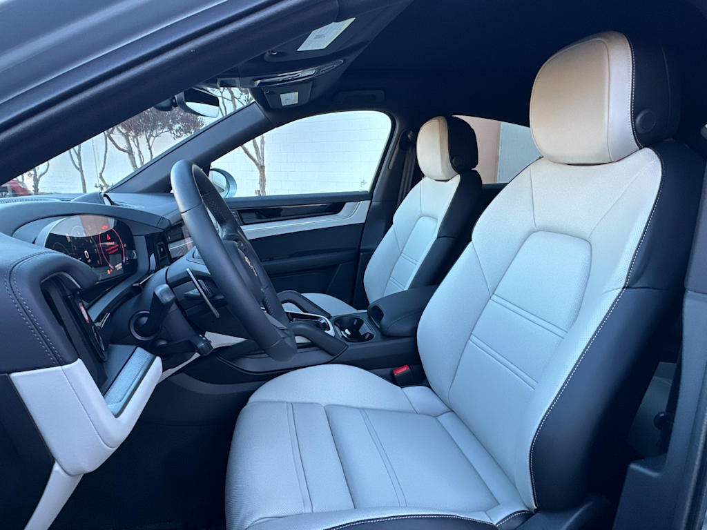 Thumbnail: 2026 Porsche Cayenne - 10
