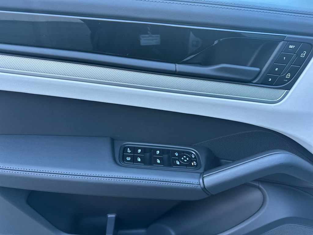 Thumbnail: 2026 Porsche Cayenne - 22