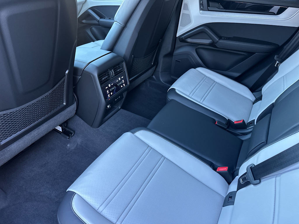 Thumbnail: 2026 Porsche Cayenne - 11