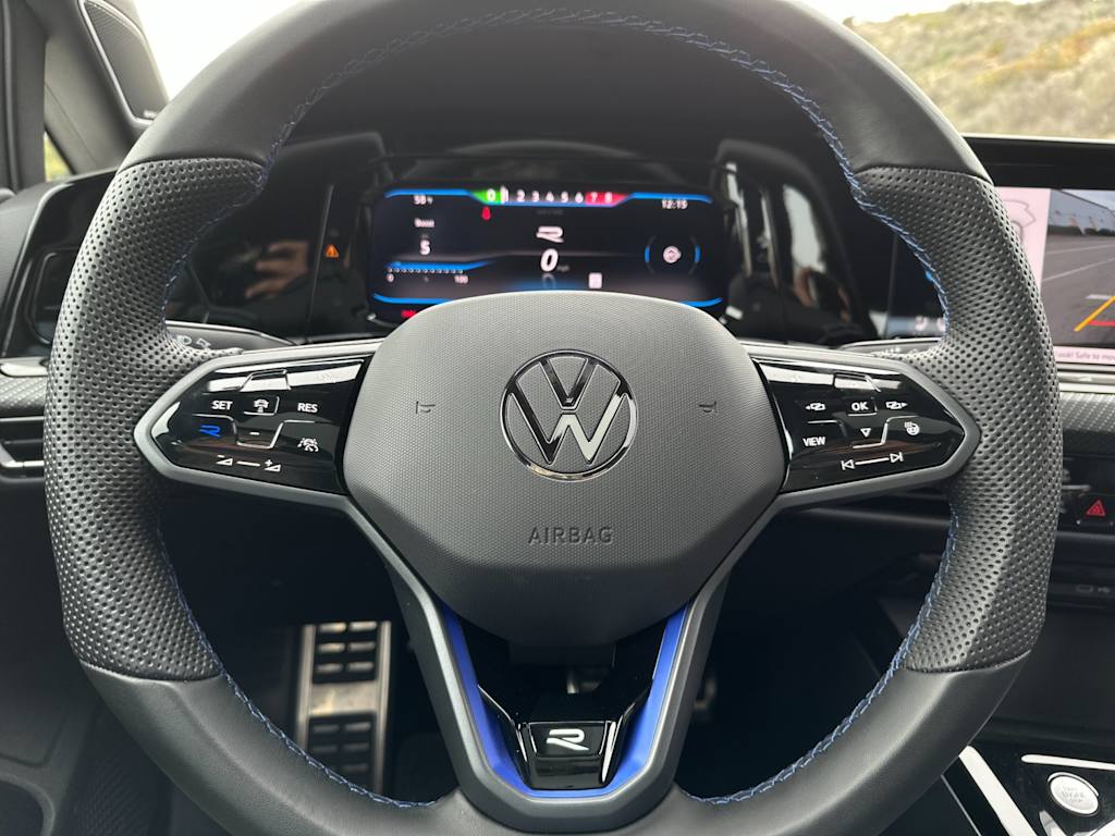 2024 Volkswagen Golf SE 13