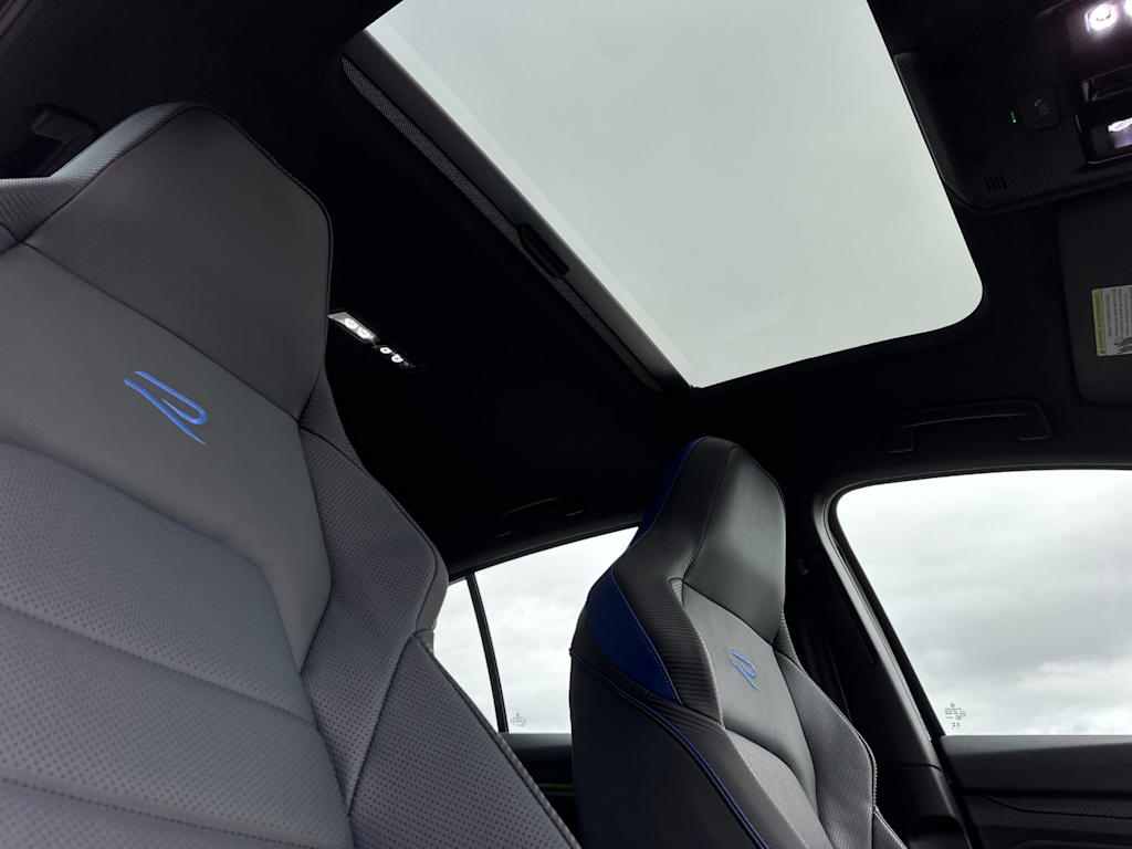 2024 Volkswagen Golf SE 24
