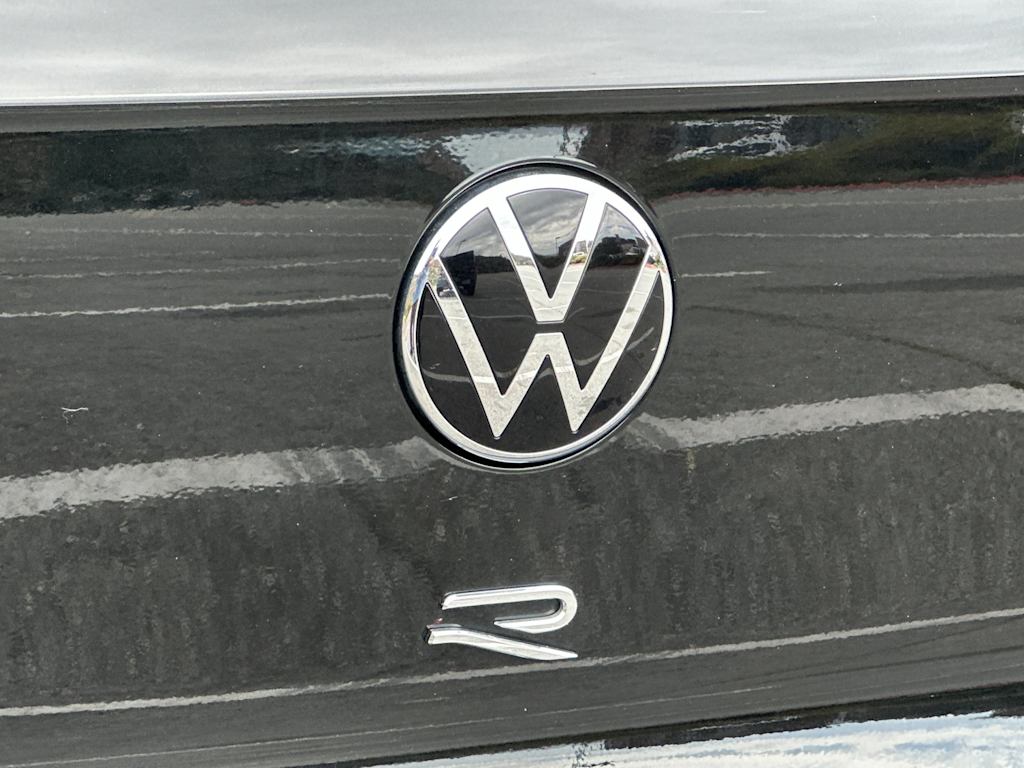 2024 Volkswagen Golf SE 7